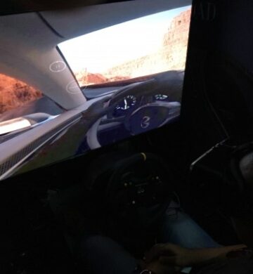 Dubai Motorshow Oculus Drive for Infinity